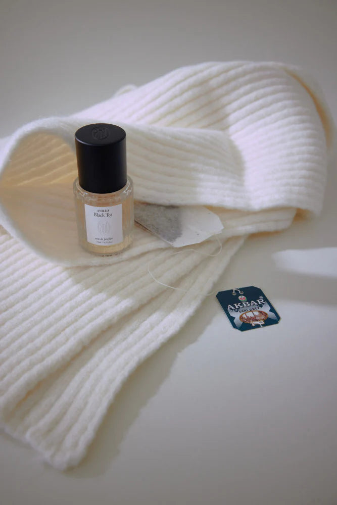 AnillO Eau de Parfum Black Tea - nišiniai unisex kvepalai